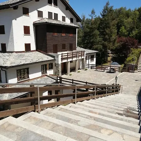Condominio La Jolie Charvensod Fraz Peroulaz * Aosta